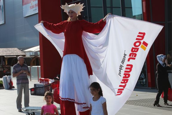 Promotion Stelzenläufer Walk Act