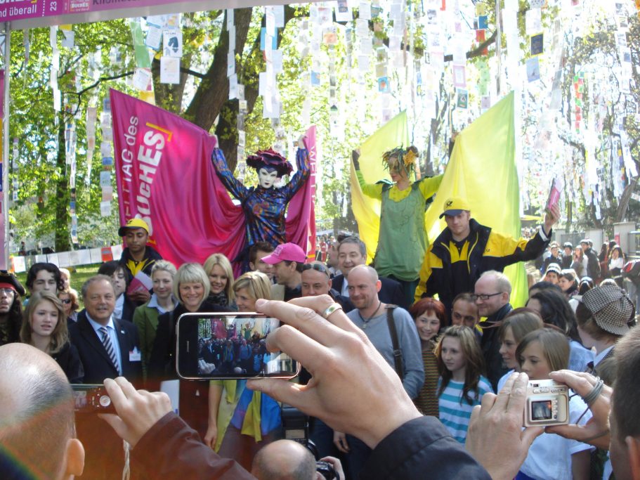 Marketing Walkact Werbeaktion Künstler