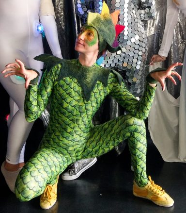 Drache Walkact
