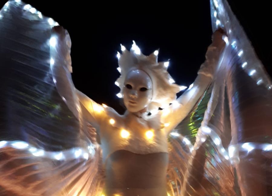 Shows und Walking Acts für Stadtfest, Festival, Hochzeitsfeier buchen, Stelzenläufer buchen