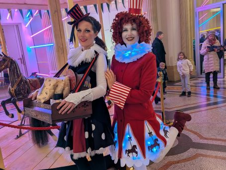 Walking Act Bauchladen Circus Candy Girls