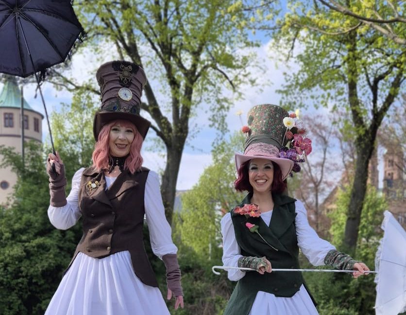 Shows und Walking Acts für Stadtfest, Festival, Hochzeitsfeier buchen, Stelzenläufer buchen