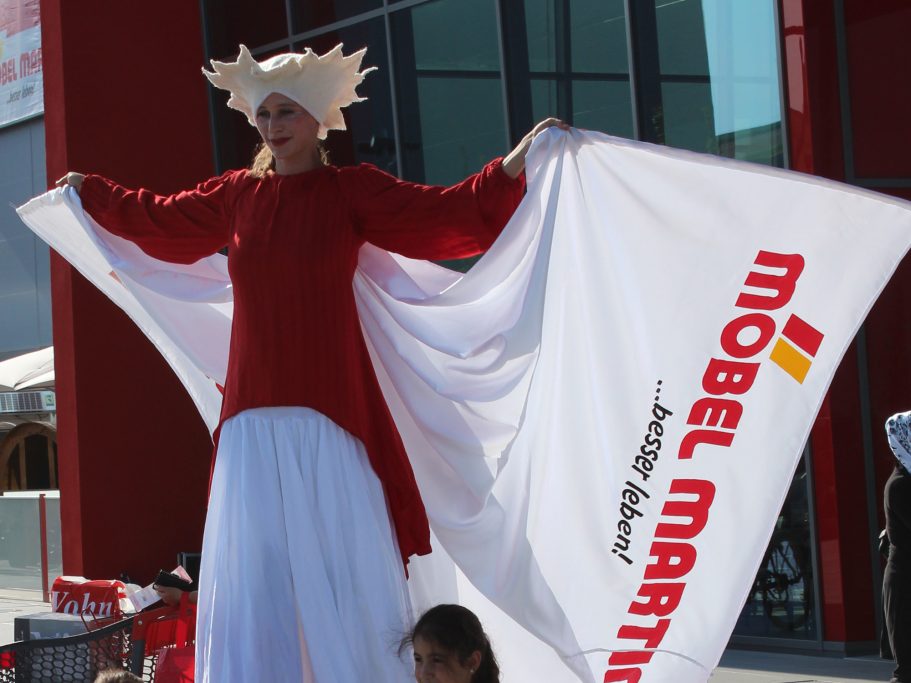 Werbung Walkacts Firmen branding Messe Performance