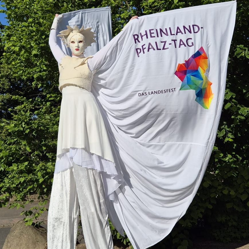 Werbung Marketing Stelzenläufer Performance RLP-Tag