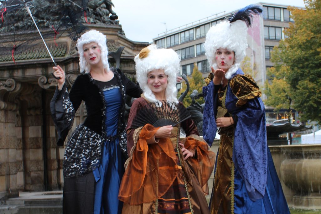 barocke Stelzenkünstler Walkacts